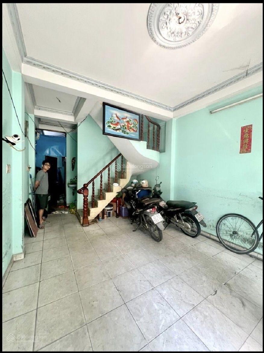 Nhà 4 tầng. Đường 3/2.QUẬN 11.hẻm xe hơi. 4m x 12m.chỉ 9.x TỶ
