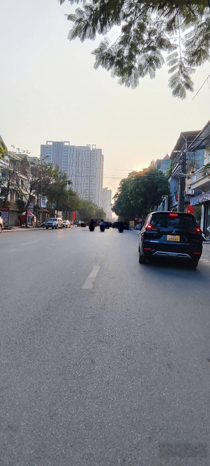 chủ giảm 1,5 tỷ , 20 tỷ , PHÙNG CHÍ KIÊN , 80m2 , mt 5m , phân lô quân đội , cách ô tô tránh 30m ,