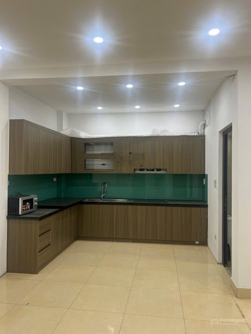 Âu Cơ, Tây Hồ 80m2 - 5 tầng thang máy - 16 tỷ - ô tô đỗ ngày đêm - ở sướng hoặc cho thuê