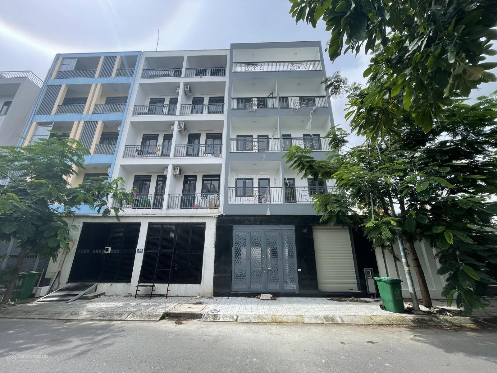 Hùng Cát Lái - Bán nhà CHDV 1 trệt 4 lầu, 12 phòng, có thang máy, PCCC, SHR, đường 12m, giá 13.8 tỷ