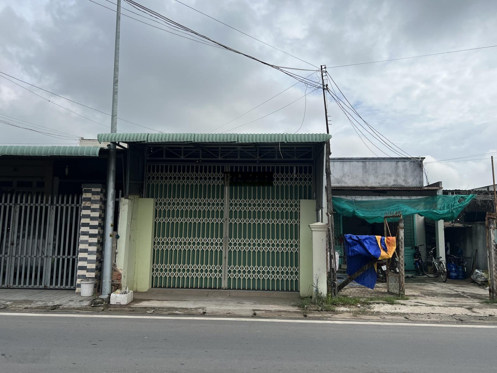 Bán Đất Tặng nhà Mặt Đường QL Trương Nữ Vương