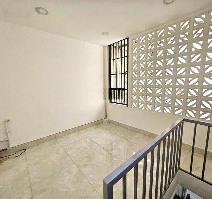 Nhà 3 tầng nở hậu 7m - hẻm ô tô - chỉ 5,55 tỷ