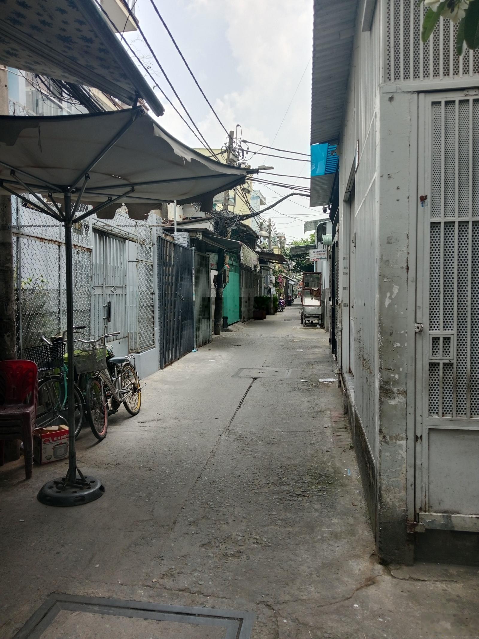 Cần bán căn 40m2 Hậu Giang Q6- hẻm 4 mét chỉ 4 tỷ999