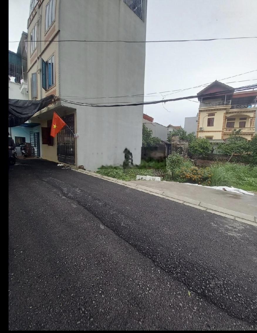 Bán đất Thị Trấn Đông Anh Hà Nội diện tích : 46m2 x 4m mặt tiền = hậu x 4,050 tỷ ô tô thông bàn cờ