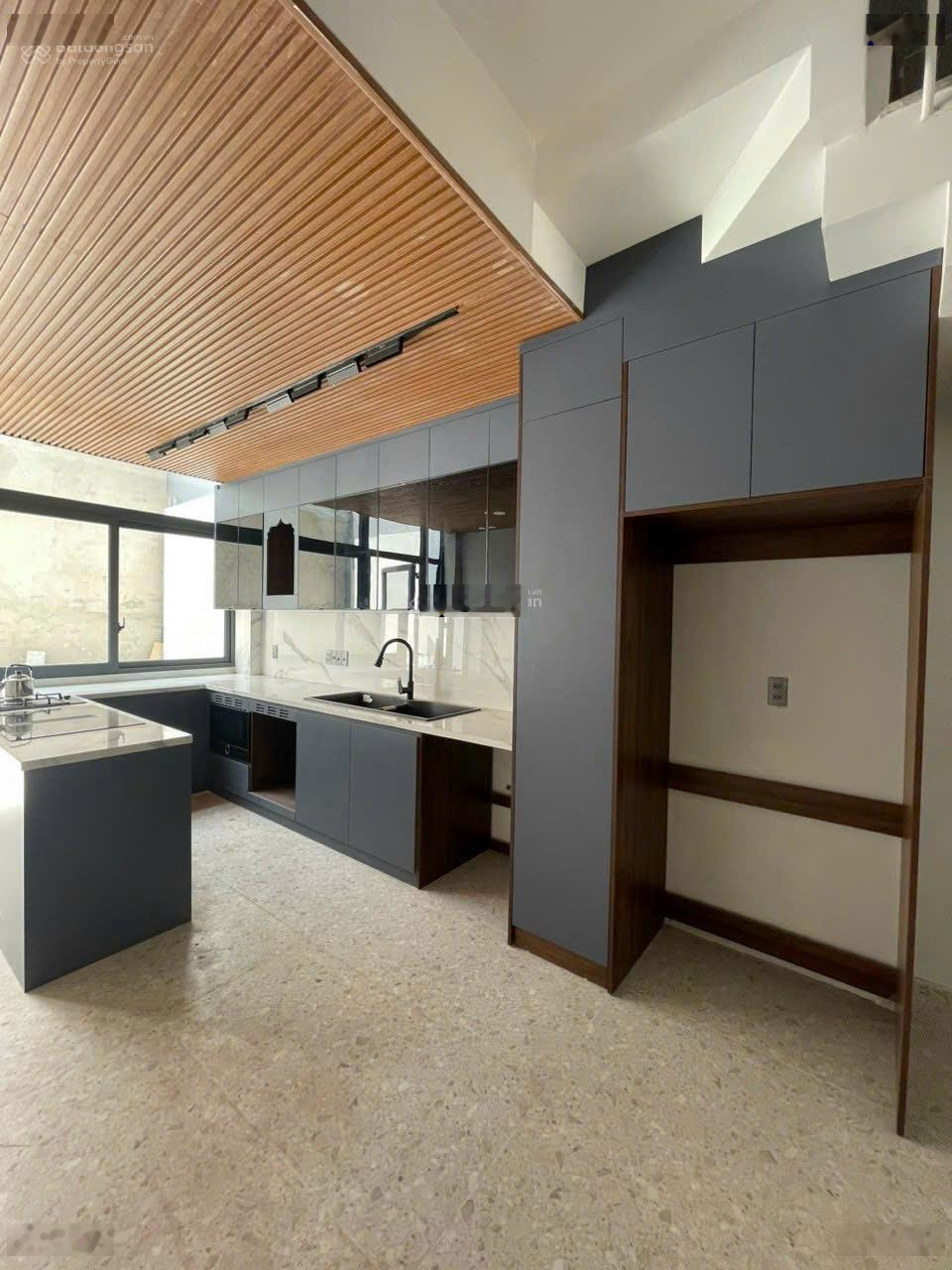 Hẻm xe hơi Bạch Đằng cách Q1 5 phút - nhà đẹp 4 tầng - giá tốt nhất khu vực 13.9 tỷ