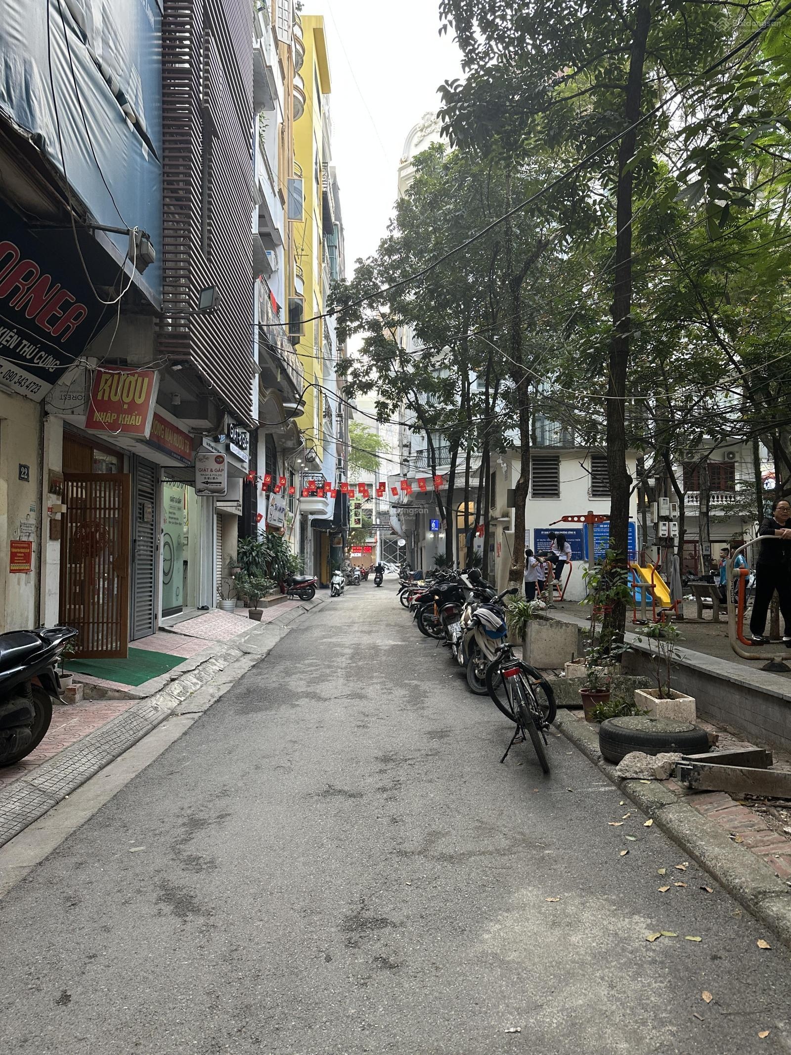 Bán nhà phố Linh Lang,view vườn hoa,Vỉa hè ô tô tránh-KD nhộn nhịp-DT45m 5 tầng-Giá 20.5 Tỷ