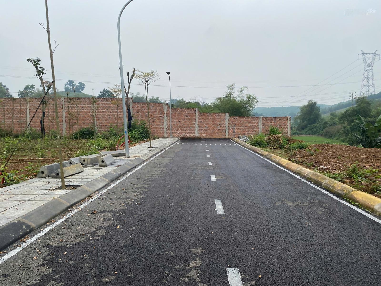 Chỉ từ 8xxtr/lô có ngay lô đất ngay ql12b lạc sơn-hoà bình