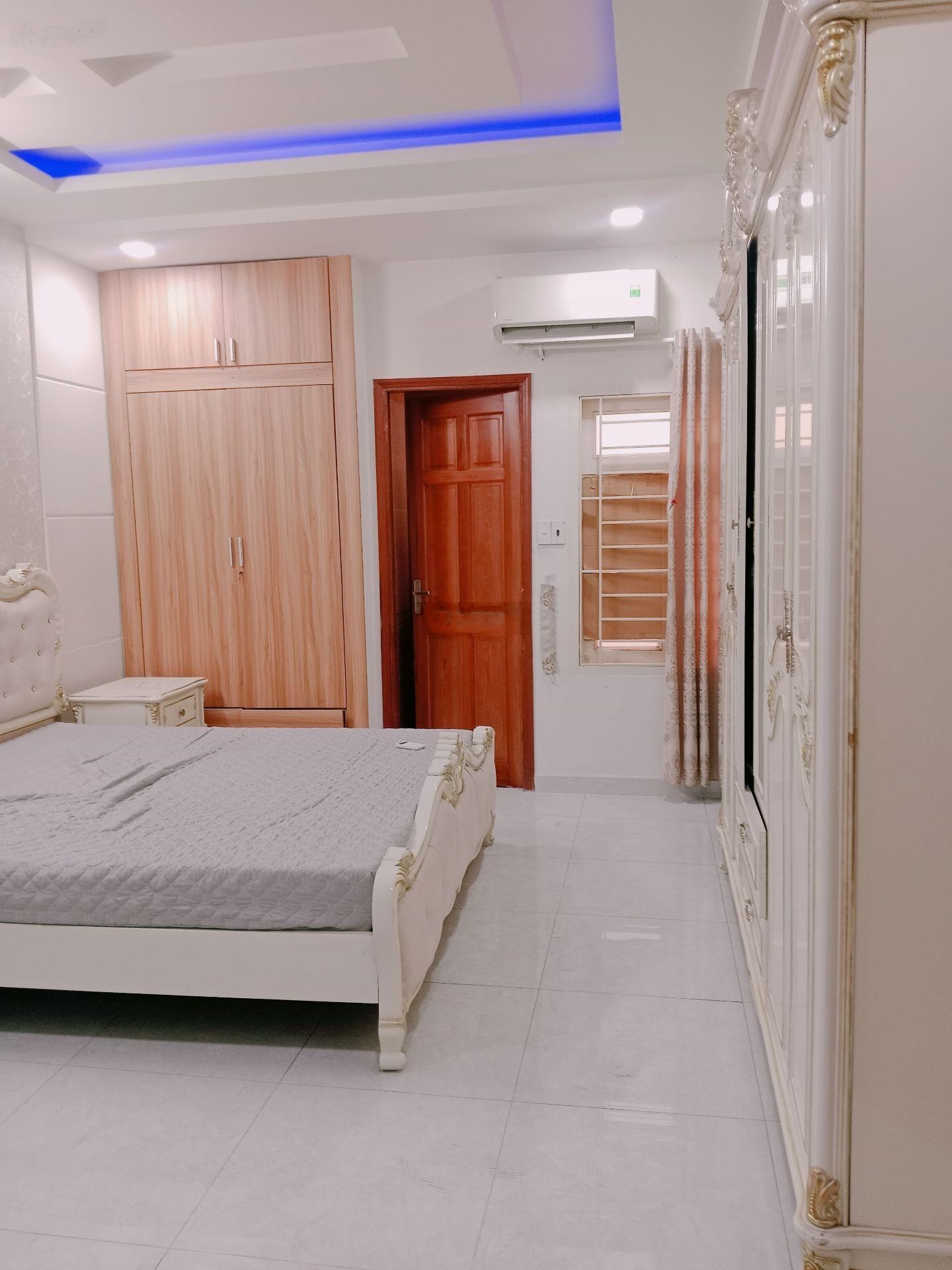 Vị trí đẹp, rẻ, thông số đẹp, lô góc 4M ra mặt tiền Trần Thánh Tông, 5mx16m, 4 tầng, 8.7 tỷ TL