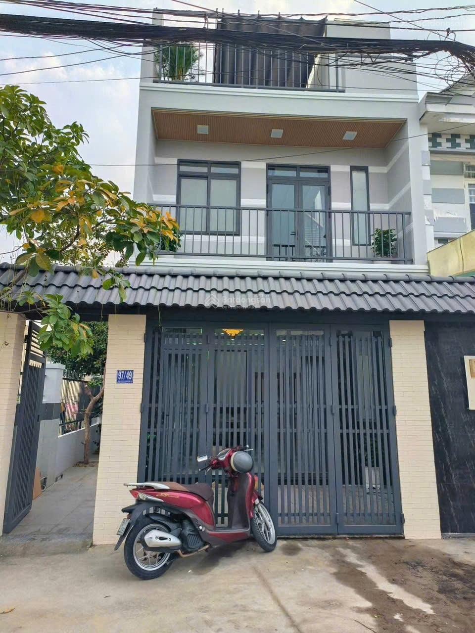 Nhà 1 lầu đẹp gần ngã tư Trần Văn Mười và QL22 diện tich 7x15m SHR cần bán!