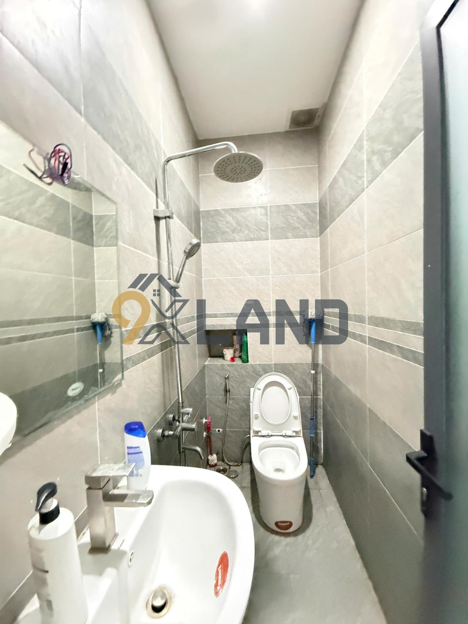 Nhà mới 3 tầng - góc 2 mt - hxh thông- gần hoàng diệu 2 - thủ đức - ngang 5m
