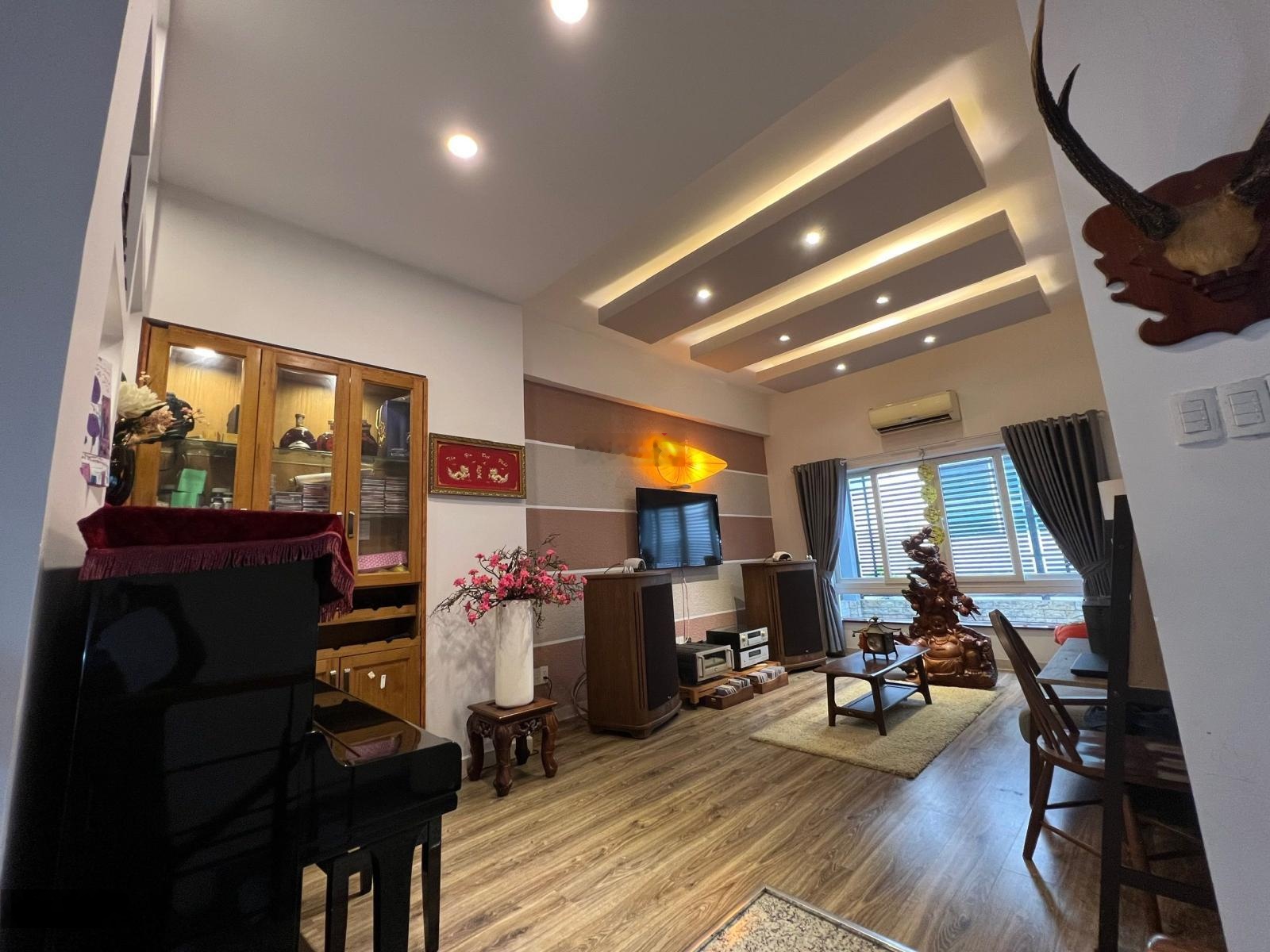 Bán nhà 5 tấm mới ngay ĐH Văn Lang - Đặng Thùy Trâm P. 13 Bình Thạnh, 5x20m, 5 PN. Hoàn công đầy đủ