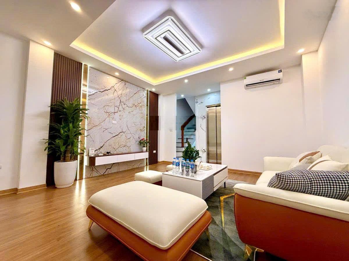 Siêu đẹp Khương Đình, 39m2, 6 tầng thang máy, ngõ thông, ô tô 7 chỗ qua nhà giá 9,2 tỷ (CK chuẩn).
