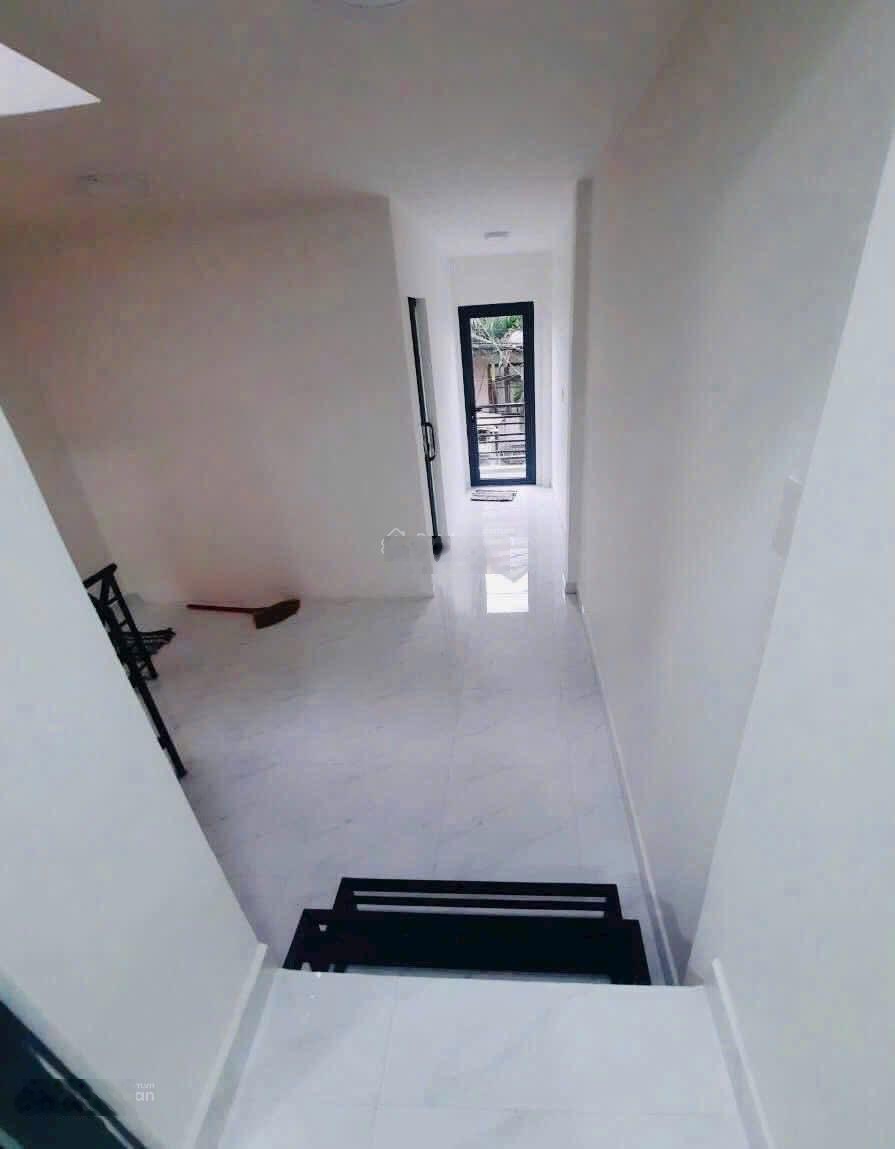 Bán nhà 3pn 2wc mặt tiền đường thông giá 5,5ty