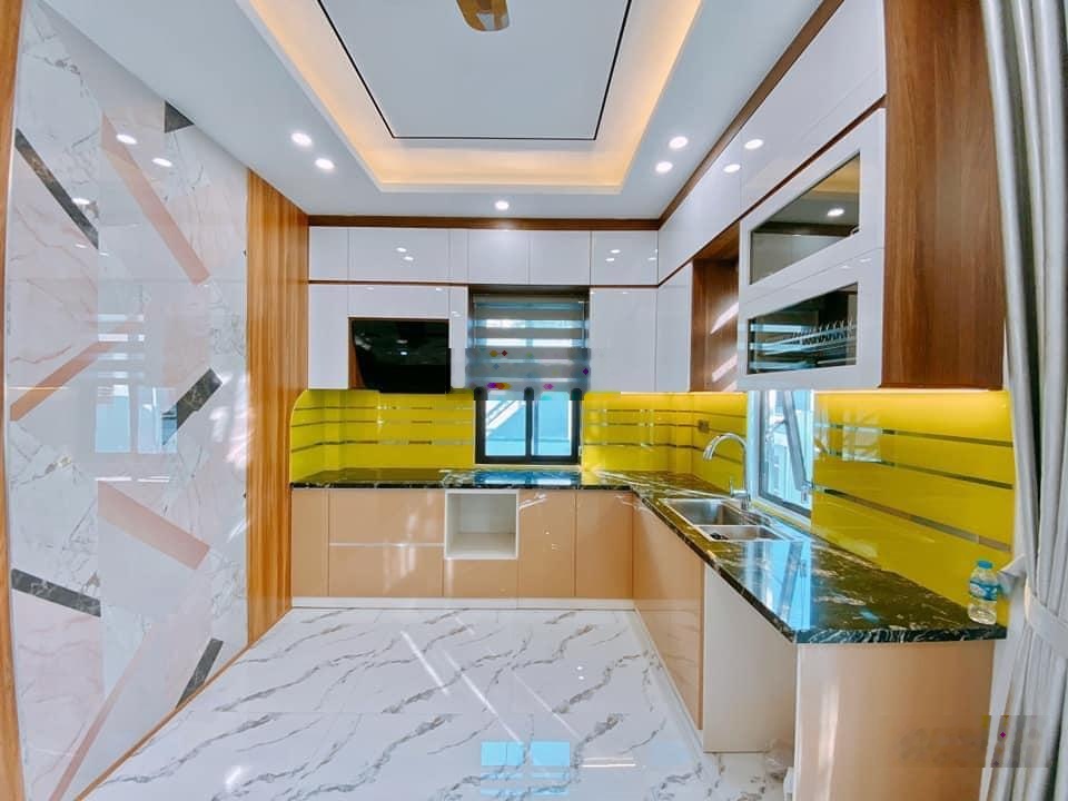 Bán nhà mặt phố trúc bạch, 96m2 giá 58 tỷ, vị trí kim cương, an sinh đỉnh, lh 0982281144