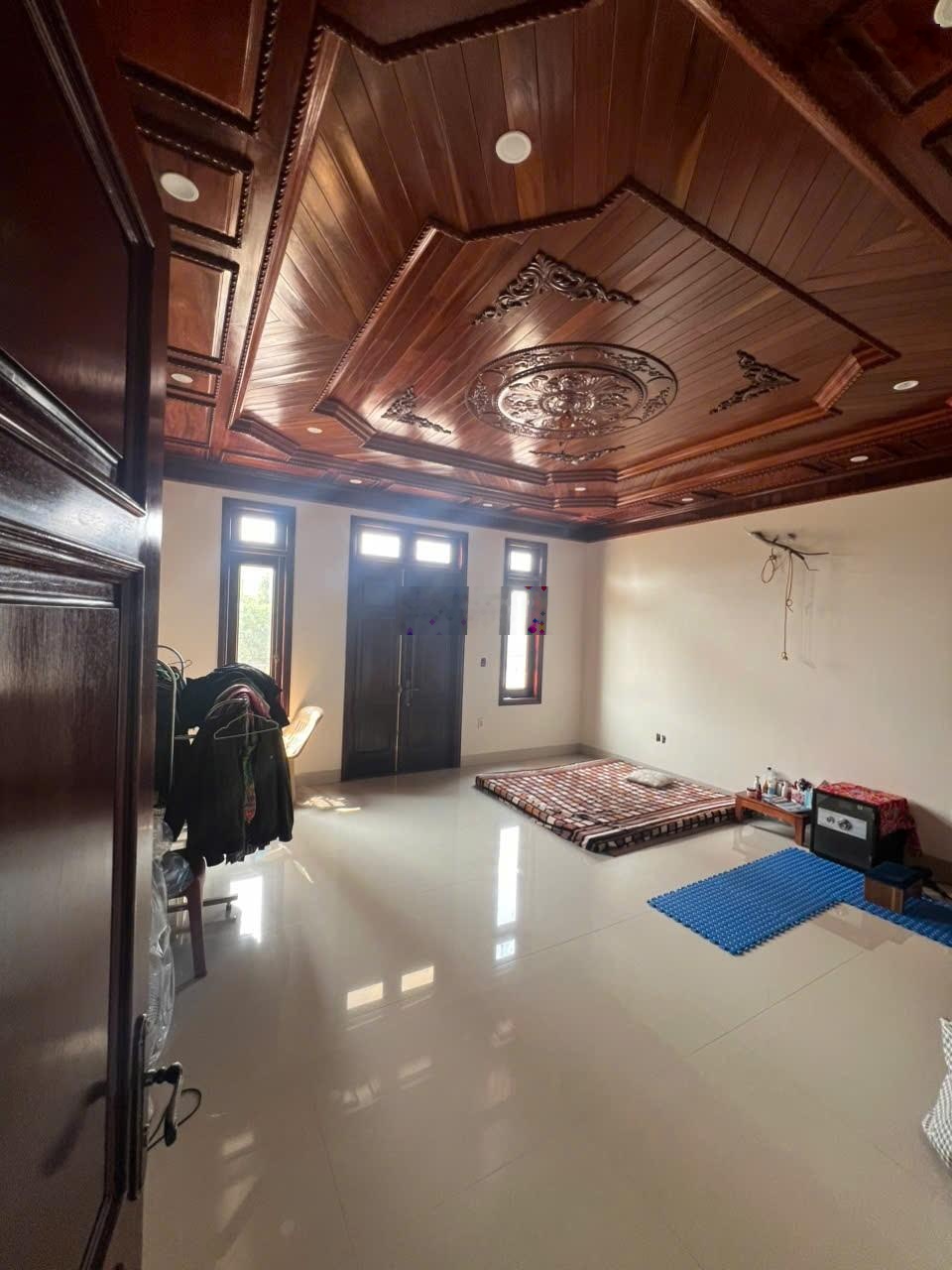 Siêu vip Bán nhà 3 tầng lô góc kinh doanh mặt đường Trần Hưng Đạo, phường Quảng Yên, Quảng Ninh