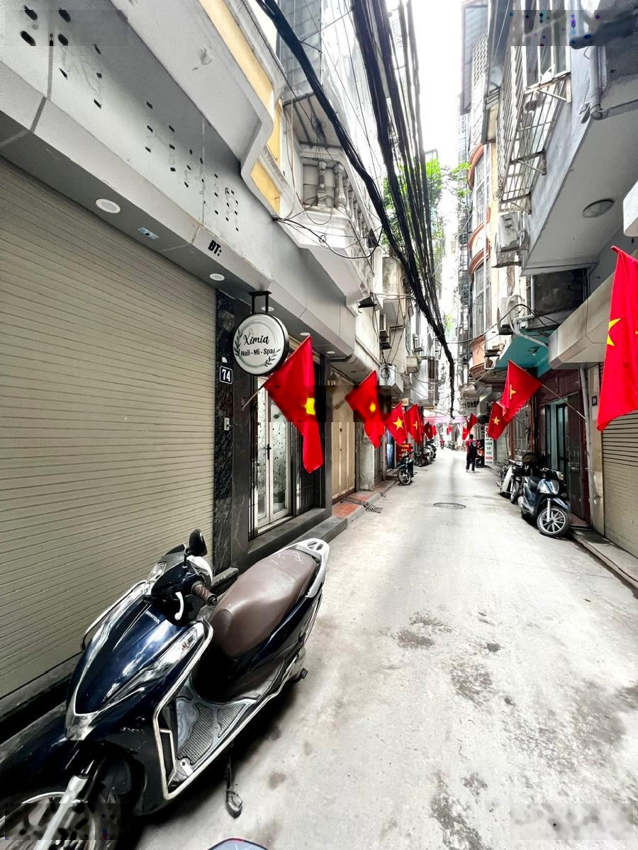 Nguyễn lương bằng - 30m - 6 tầng - thang máy - 2 thoáng trước sau.