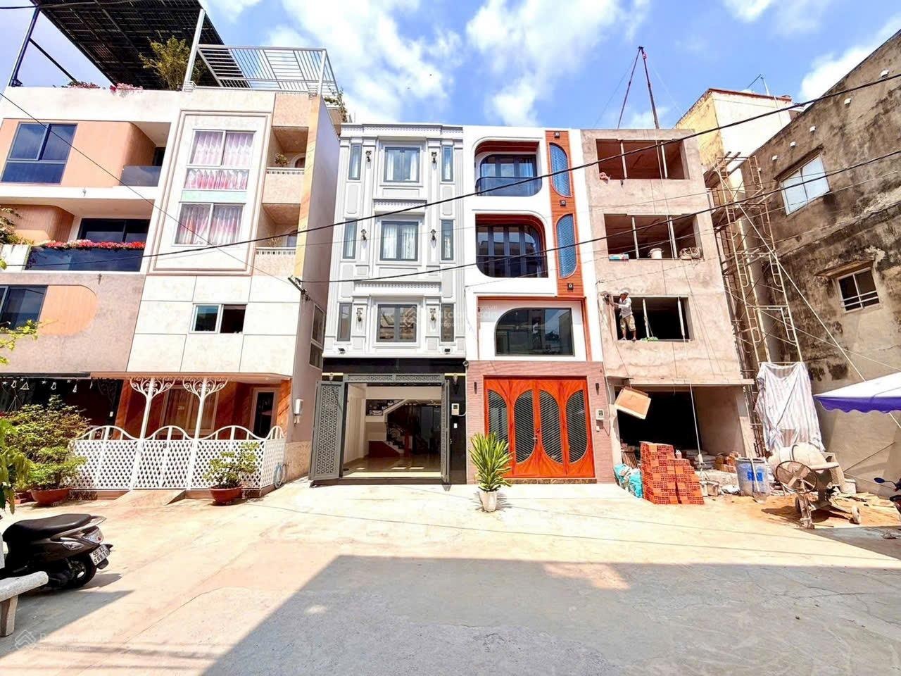 HOT HOT- Bán nhà đẹp 4 tầng đường 10m Lê Quang Định, Diện tích 54m Công nhận. LH 0938655365