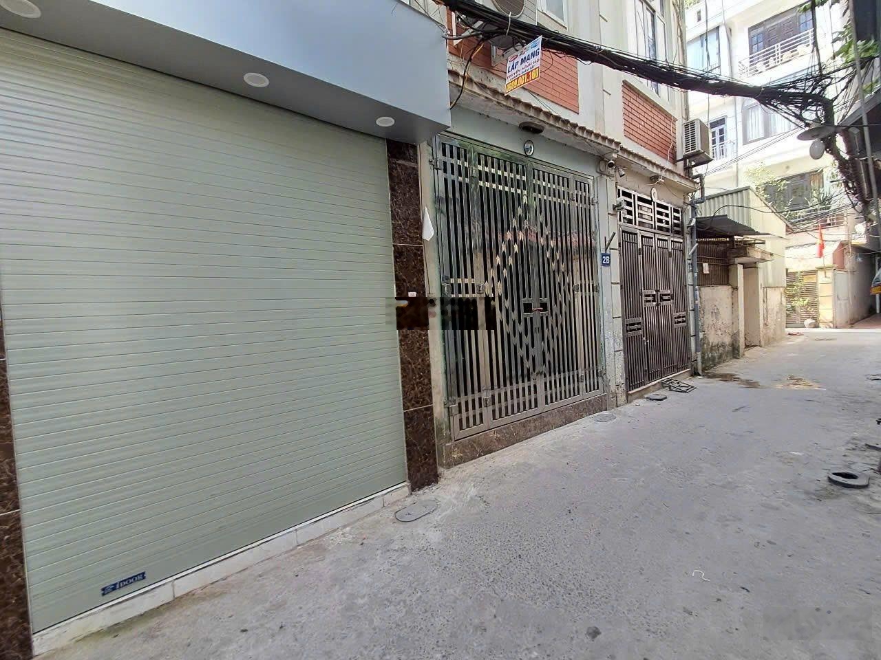 Mặt ngõ nông, trước nhà 3m, thông gần ô tô, DT 30m2, MT 3,3m, chỉ 5,9 tỷ dân xây sổ đẹp