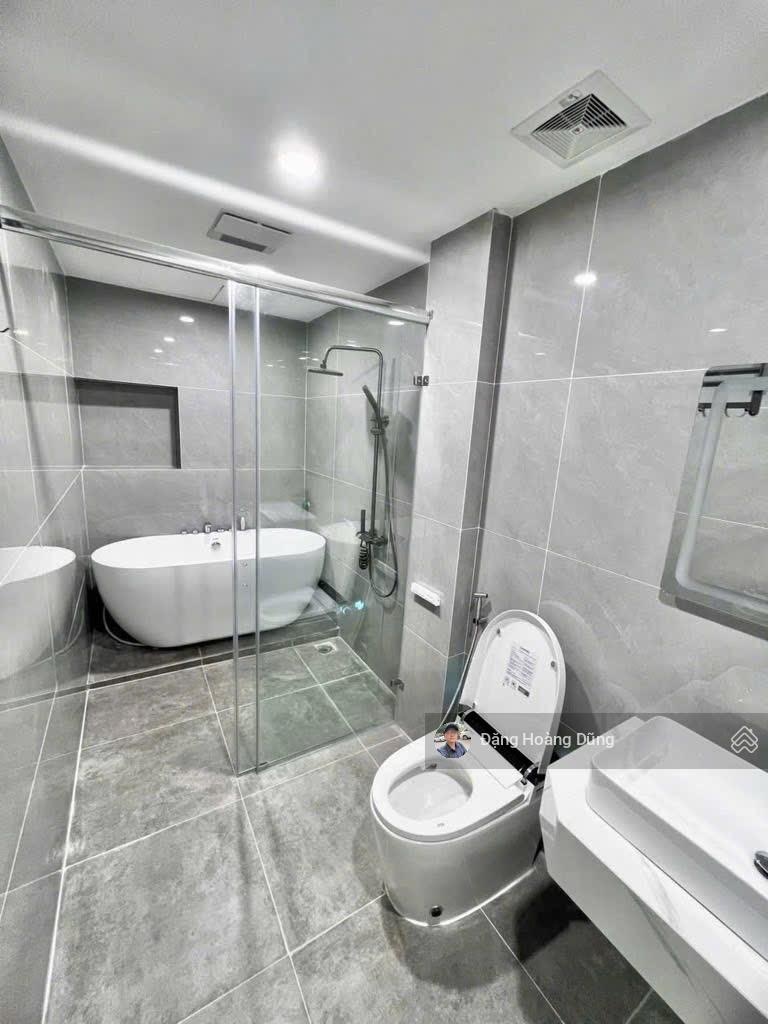 Chính chủ gửi bán nhà Đền Lừ, DT 72m2 x 6at, MT 4.5m, oto, thang máy, kinh doanh, giá chỉ 22 tỷ 8