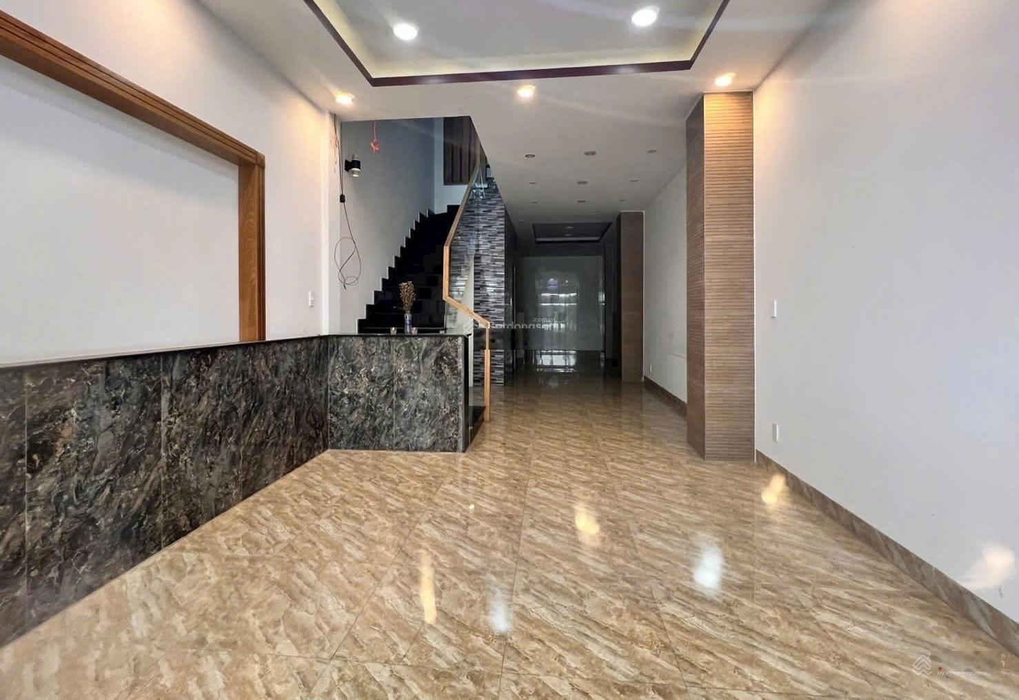 Bán nhà đẹp tại linh xuân chỉ nhỉnh 6 tỷ hơn