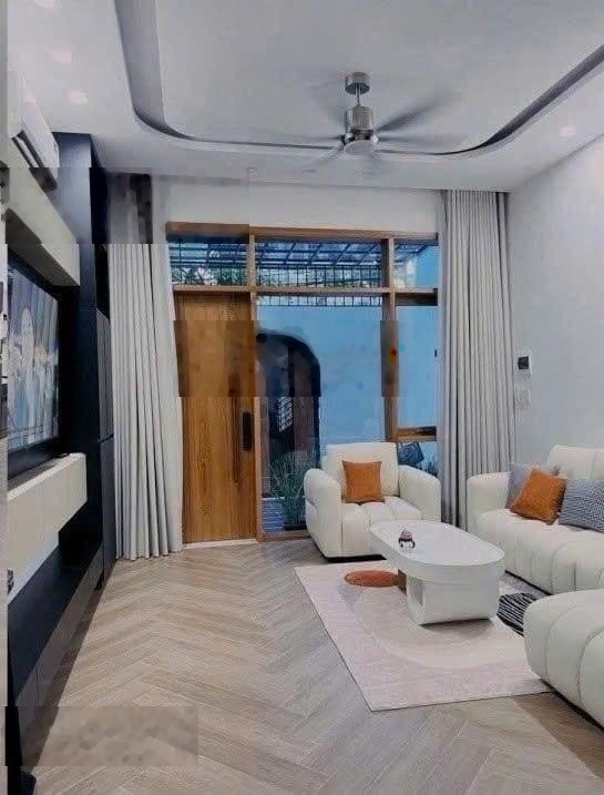 Nhà 3 tầng 5 phòng ngủ ( 3 floor, 5 bedroom) - Giá còn thương lượng