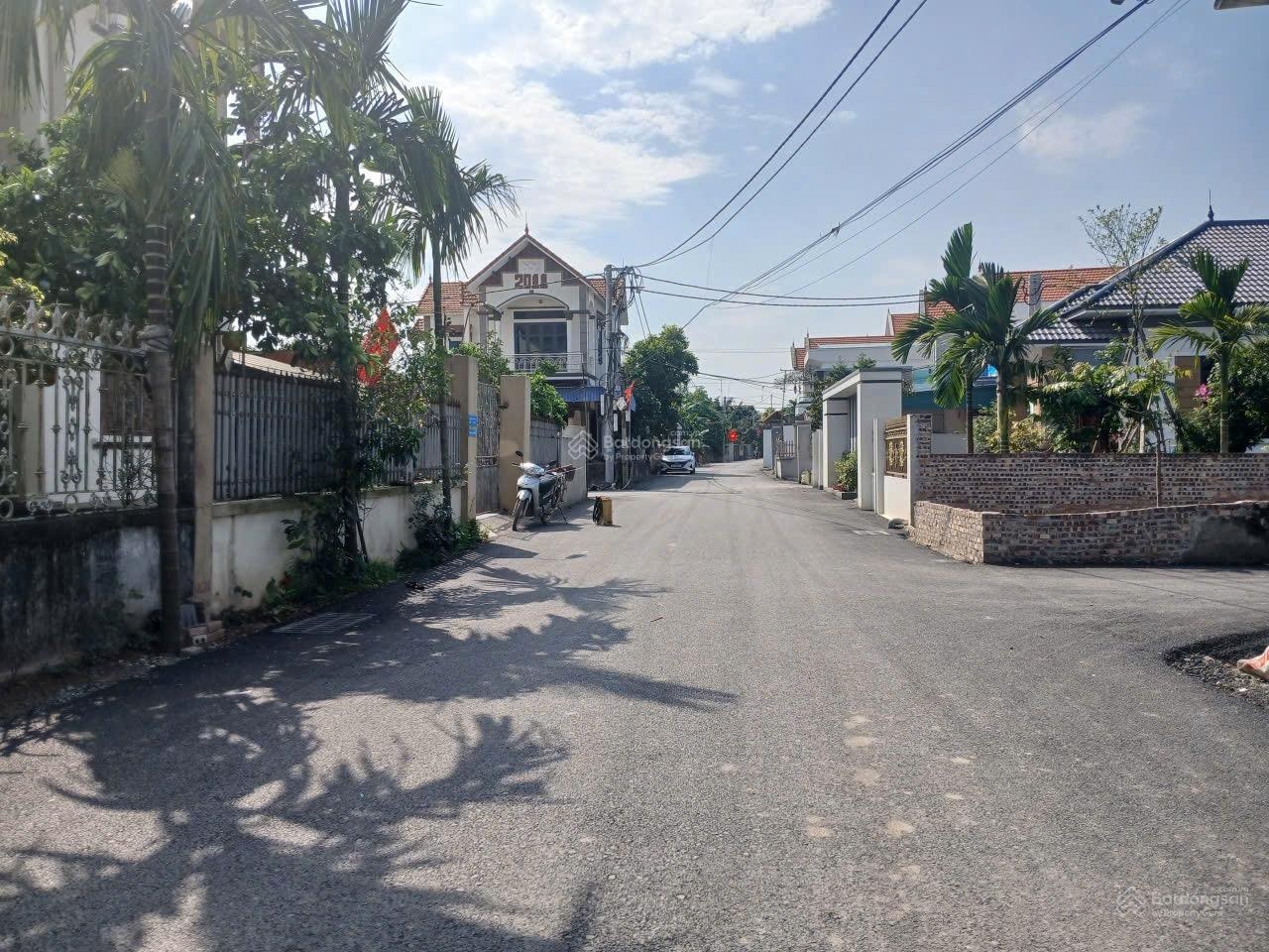 Chính chủ gửi bán lô đất đẹp tại Bãi Sậy 2 Tân Dân, Khoái Châu. Diện tích: 367m2, đường 6m