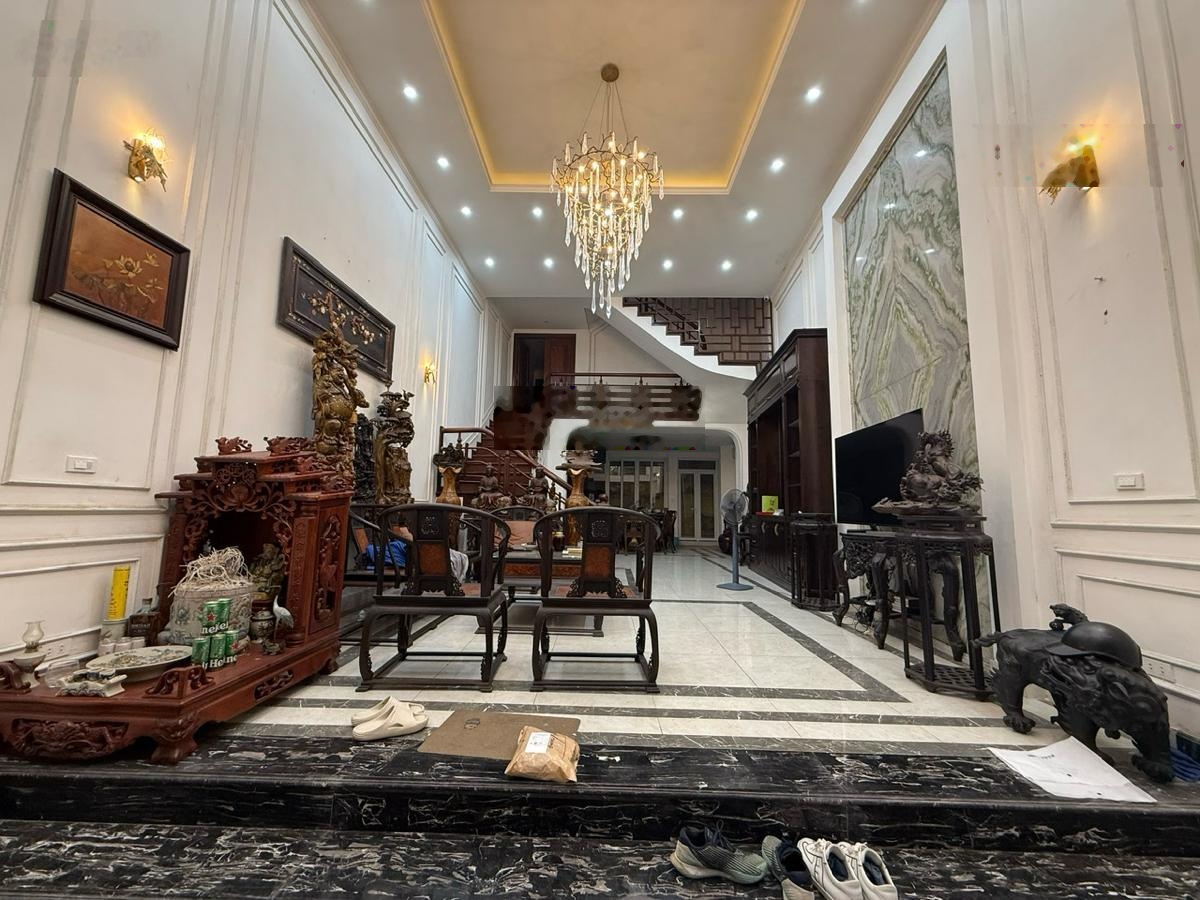 Vị trí đẹp, bán nhà tân mai hoàng mai, 92m2, 6 tầng, mt 4.5m, 25 tỷ, ô tô tránh, gần hồ đền lừ
