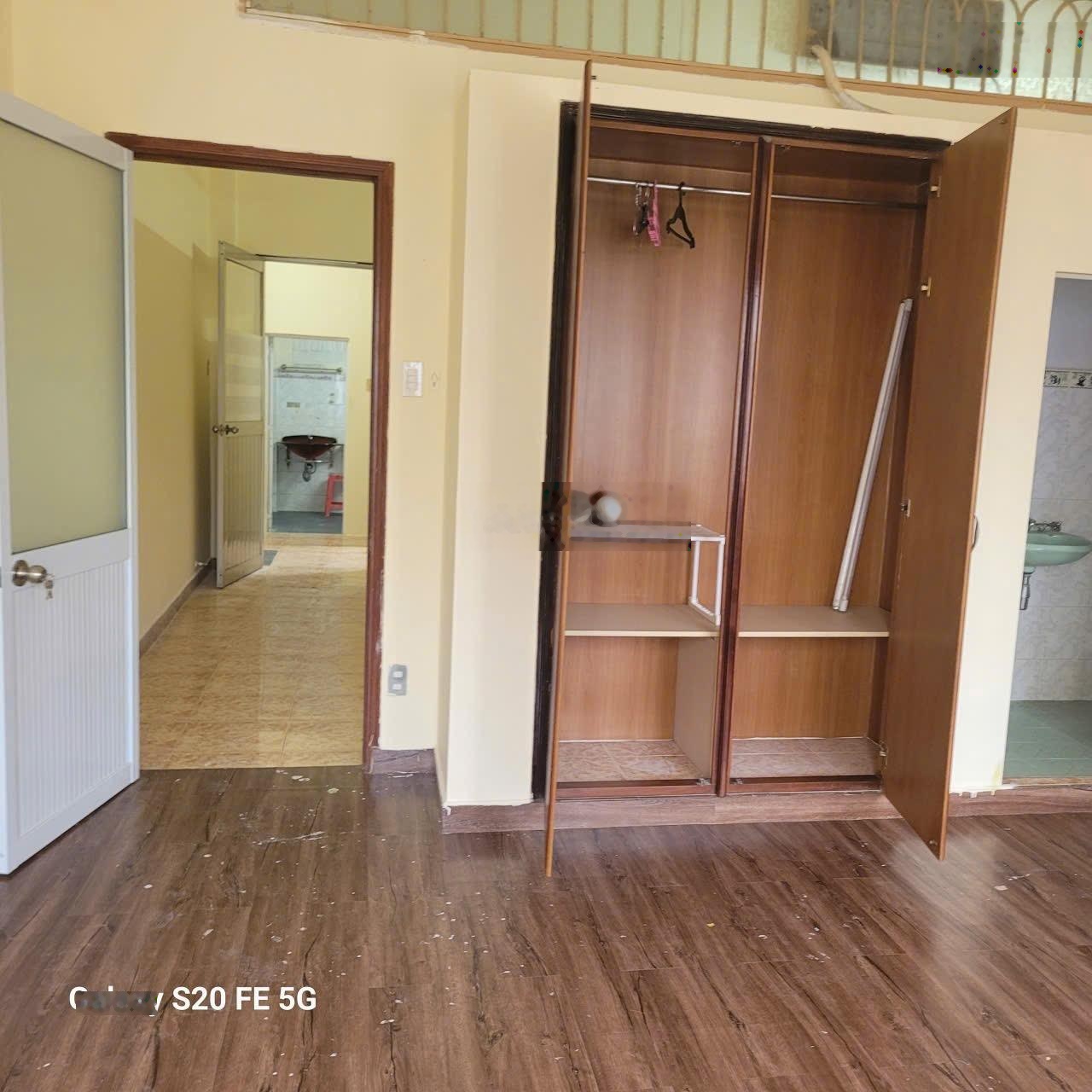 Cho Thuê Gấp Nhà MT Khu Tên Lửa Giá 16 triệu/tháng,Diện tích 5x14m,3.5 tấm,3 phòng,3 toilet