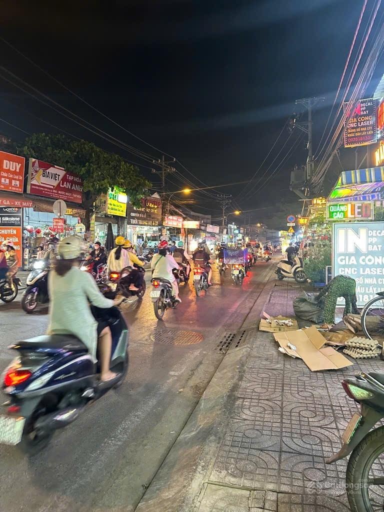 Bán nhà Đỗ Xuân Hợp DT 5,5mx24m, dòng tiền 17tr/th, giá 9,x tỷ