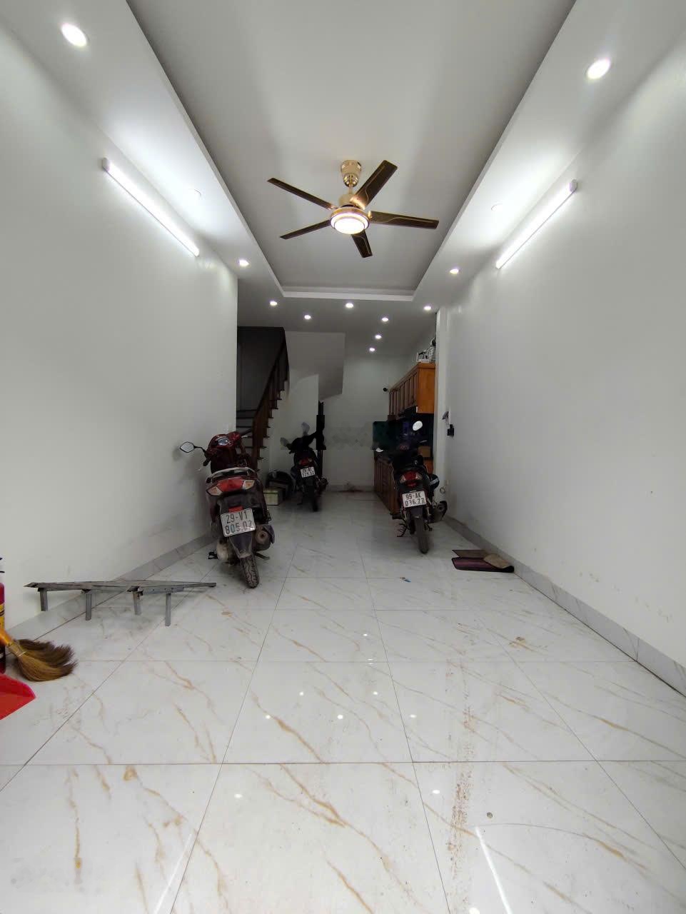 Nhà Phố Xốm ĐH Đại Nam Thông KDT Thanh Hà 32m2*5 Tầng ở ngay Giá 5.1 tỷ CTL ko QH, giá mềm nhất xốm