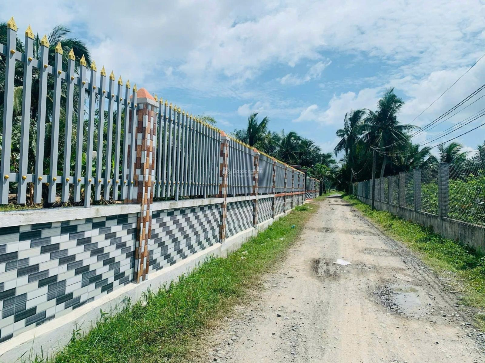 Bán gấp 135m2 đất full thổ, đường ô tô, đường số 4 Bình Lợi, giá 670tr, SHR