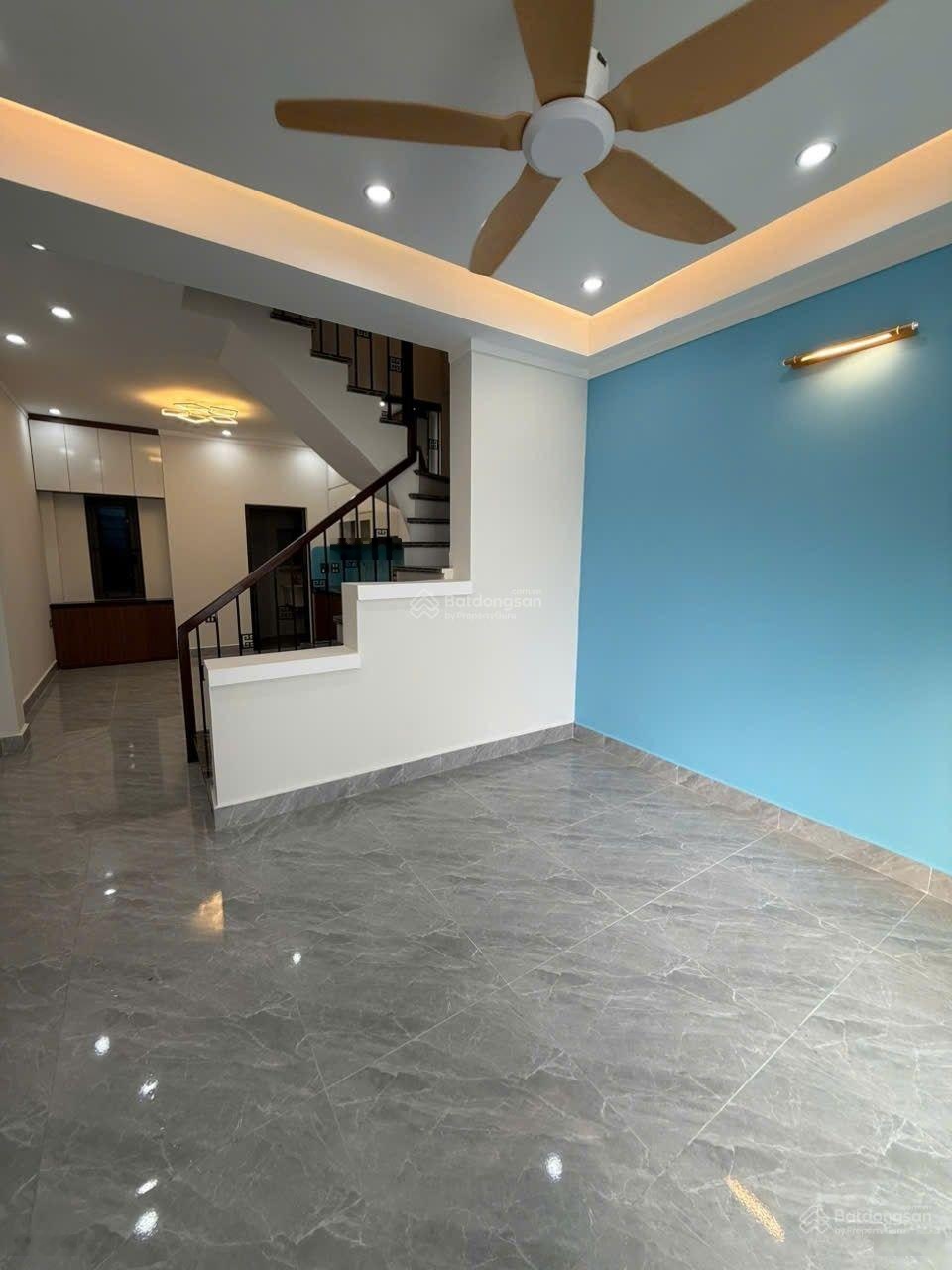 Bán căn nhà mới hoàn thiện, cực đẹp, tài chính 3,95 tỉ thương lượng, tiện ích đầy đủ, xây độc lập