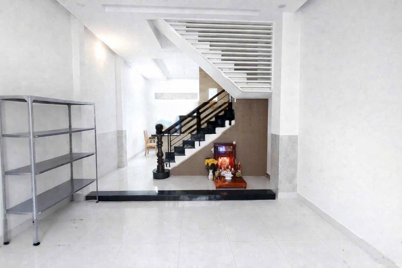 Bán nhà 3 tầng ngay đường 9 giao Phạm Văn Đồng - Linh Tây - Thủ Đức - hẻm oto - 60m2 - giá 6,3 tỷ