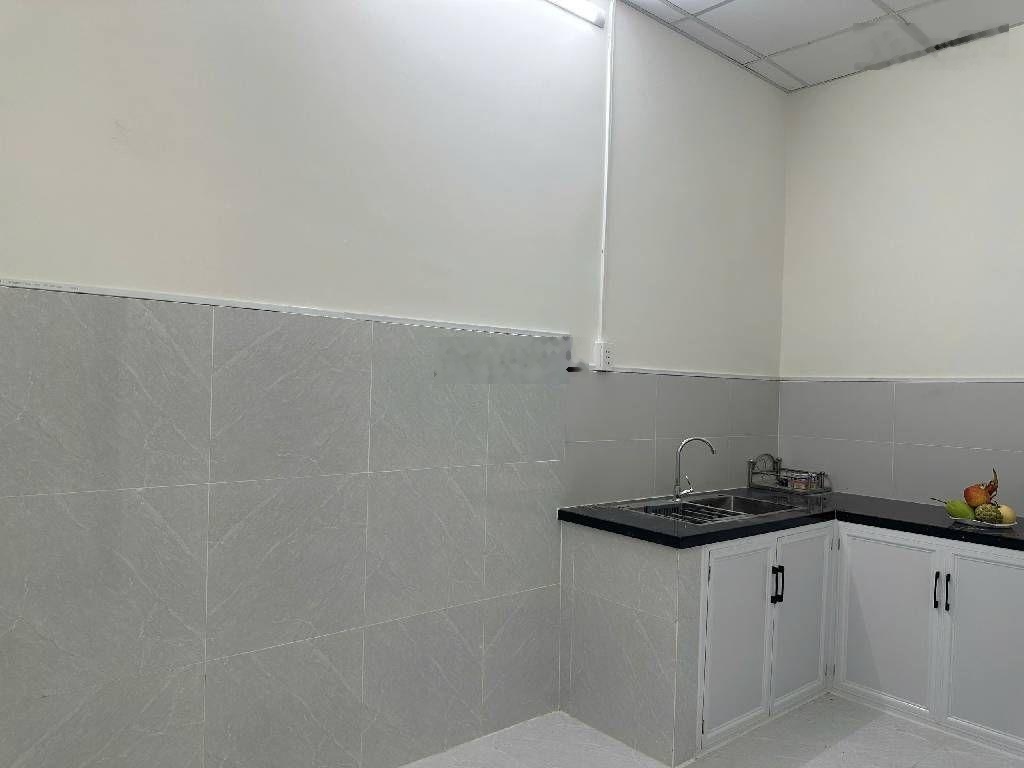 Bán Nhà ngay Linh Trung, 5,7 tỷ, 88 m2, giá tốt đường 5m - mặt tiền 5,2m