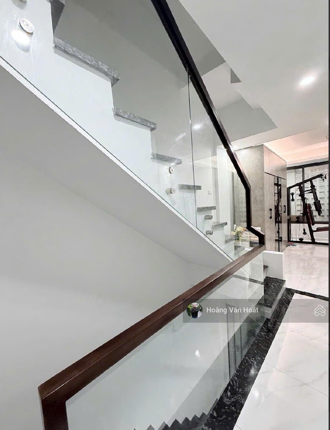 Bán nhà việt hưng 54m2 xây 4 tầng chủ xây là kiến trúc sư thiết kế cực đẹp