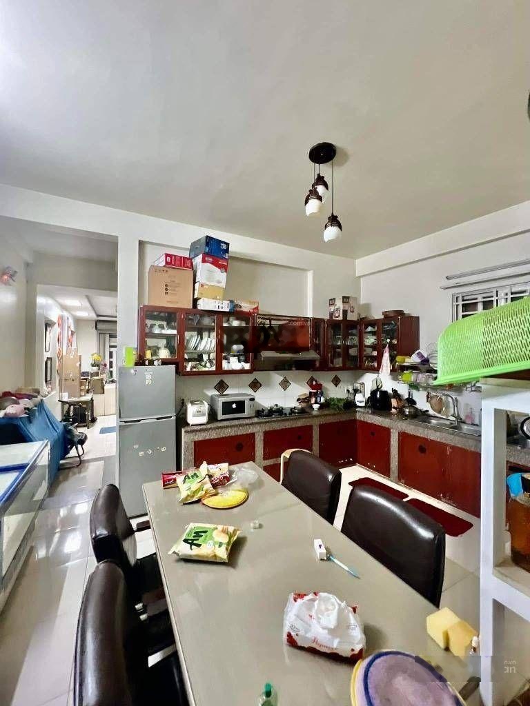 Tam Bình. Bán nhanh nhà 3 tầng mặt tiền đường số vừa ở vừa mở văn phòng, KD spa, đường 8m