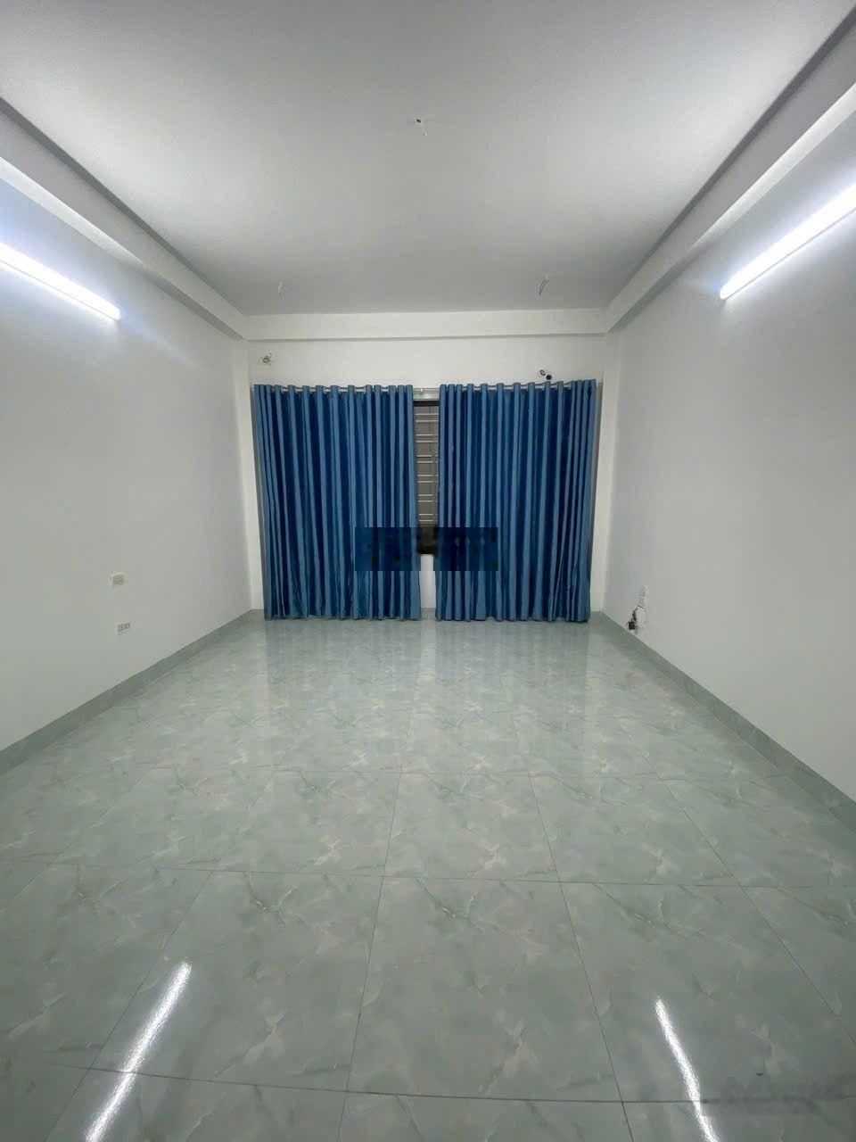 Bán nhà tập thể 298 yên ngưu gần chợ đầu mối , gàn bến xe nước ngầm , gần linh đàm