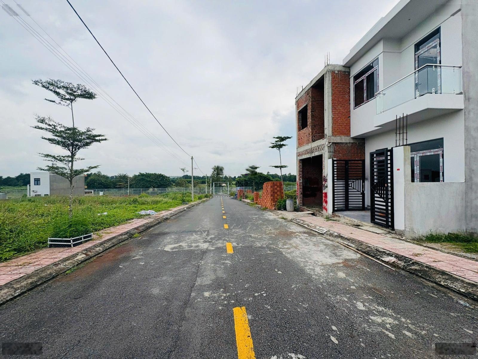 Đất đầu tư ngay thành phố du lịch Sơn Tiên, cách Cầu Long Hưng 5 phút sổ riêng