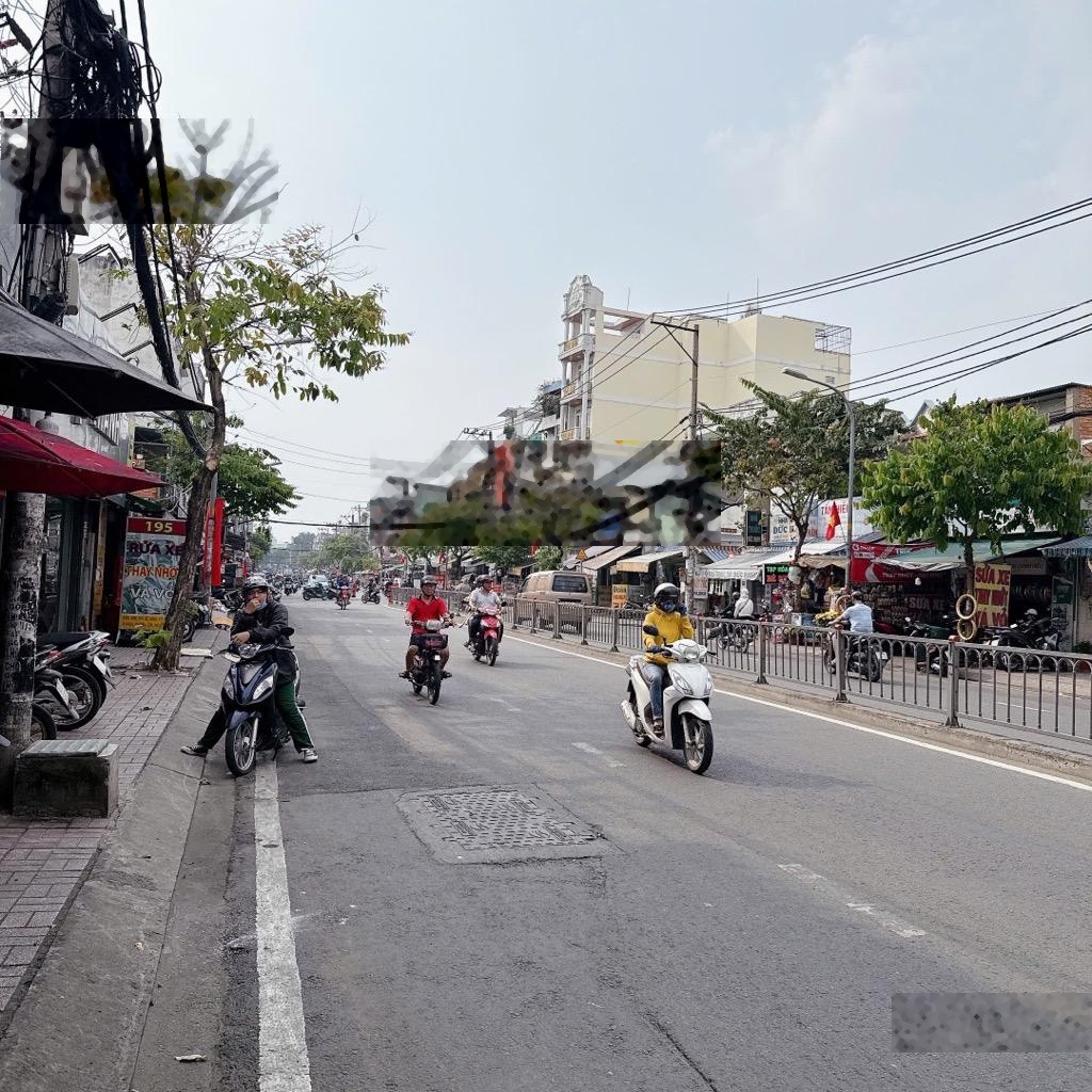 Nhà mặt tiền đường bà hom q.6; nhà mặt tiền đường bà hom q.6