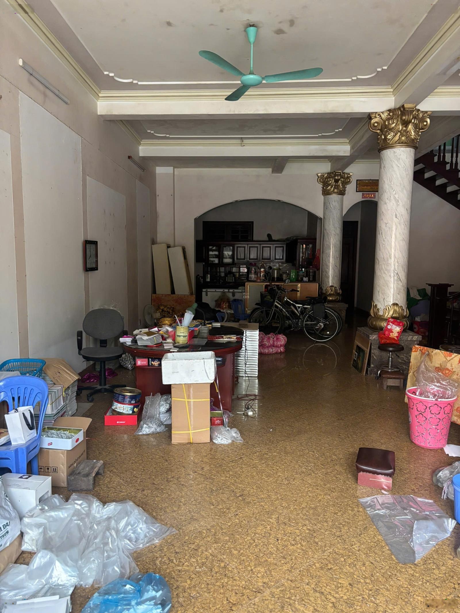 Cho thuê nhà mặt phố 259, Âu Cơ, 18 triệu, 96 m2, 1WC, mặt tiền 8m