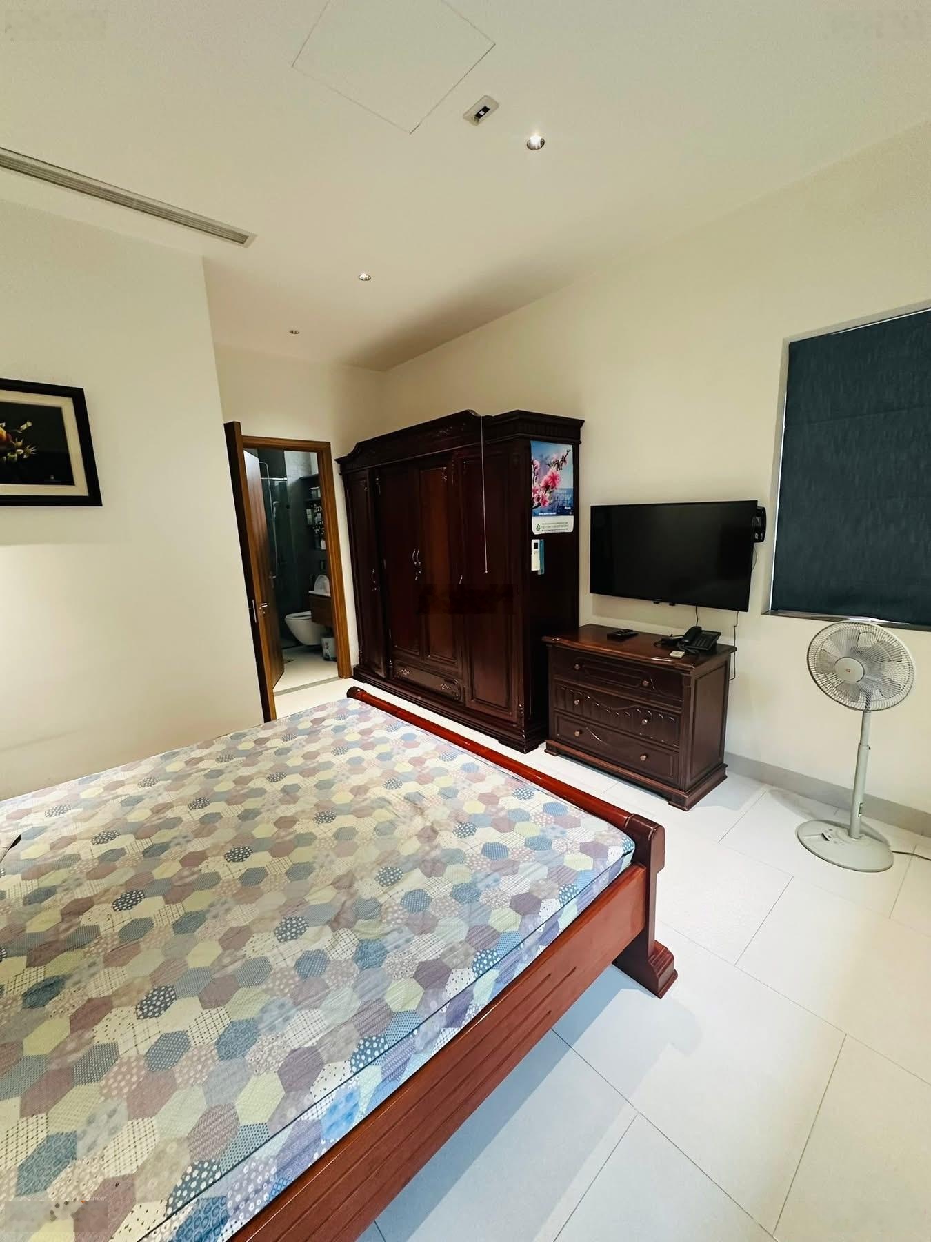 Cần bán nhanh-Biệt thự-Võ Chí Công-210m2-4T-MT 13m-kinh doanh-Gần Hồ Tây-Giá 52 tỷ có thương lượng