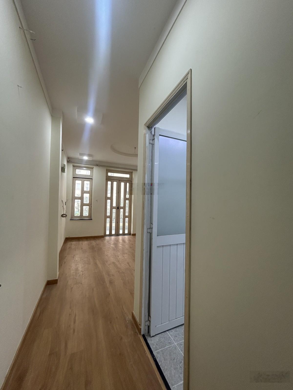 Cần bán gấp căn nhà đường Phan Huy Ích, 82m2, Khu dân cư hiện hữu , SHR