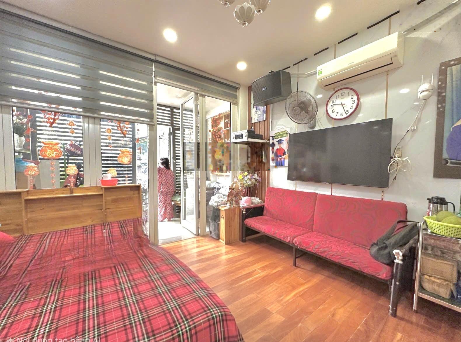 Chỉ 5,5 ty Bán nhà Kinh doanh Quận 3 Lê Văn Sỹ HXH kinh doanh sạch hẻm 2 xe tải tránh 30m2 A4 2tầng