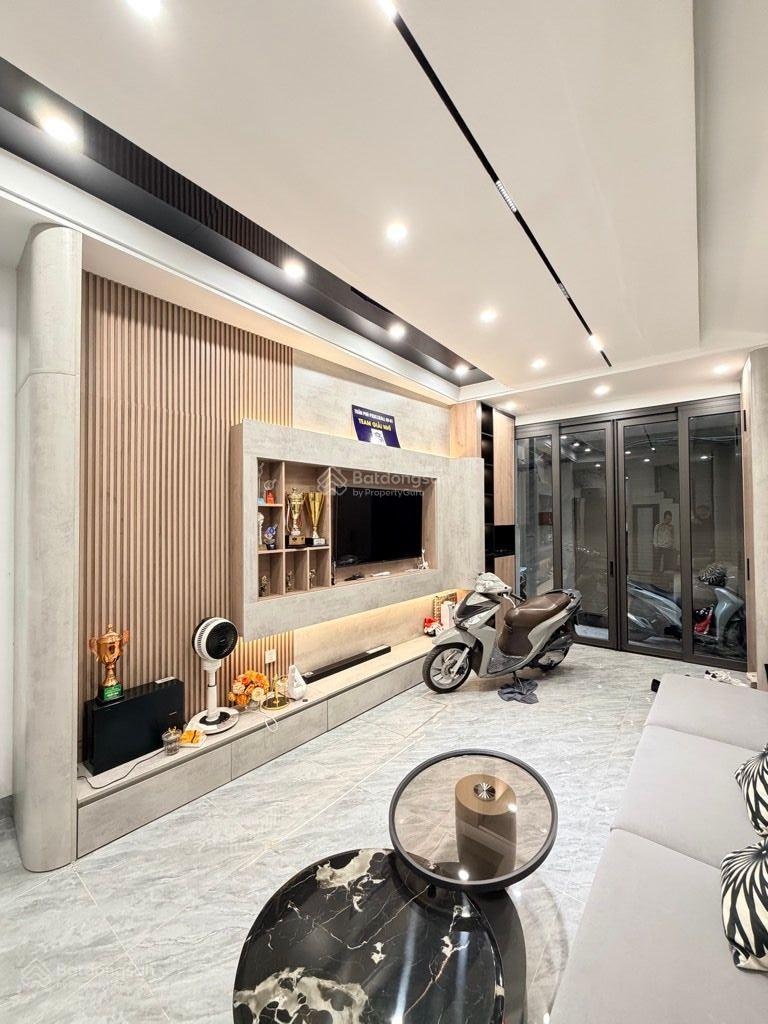 Minh khai - 36m2 x 5 tầng - thang máy - 3 bước ra phố - nở hậu - nhỉnh 11tỷ