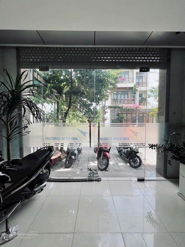 Mặt tiền có vỉa hè, 90m2, ngay Đại Lộ 2 Phước Bình, di chuyển nhanh qua Q1 Q2