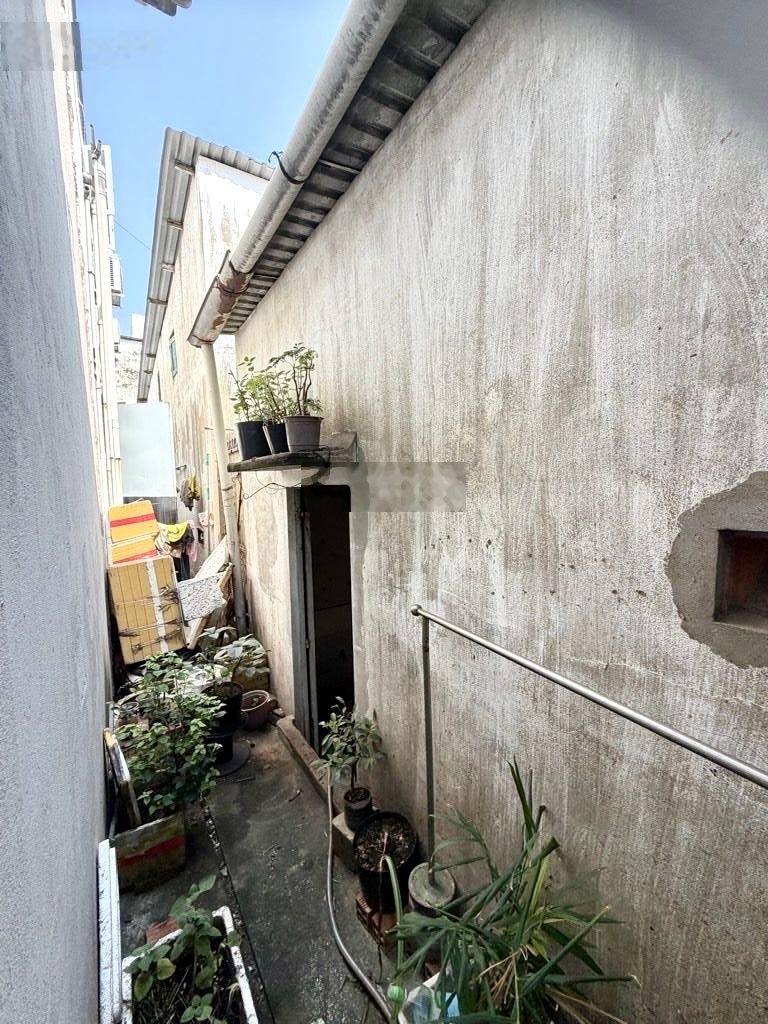 Nhà DT đẹp 4,5x14m, giáp khu Tên Lửa, có PN trệt + sân sau thoáng mát