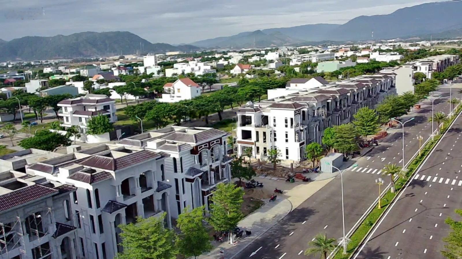 chính chủ bán lô đất nền A1 Golden Hill khu gần biển nhất vị trí đẹp dân cư văn minh giá sụp hầm