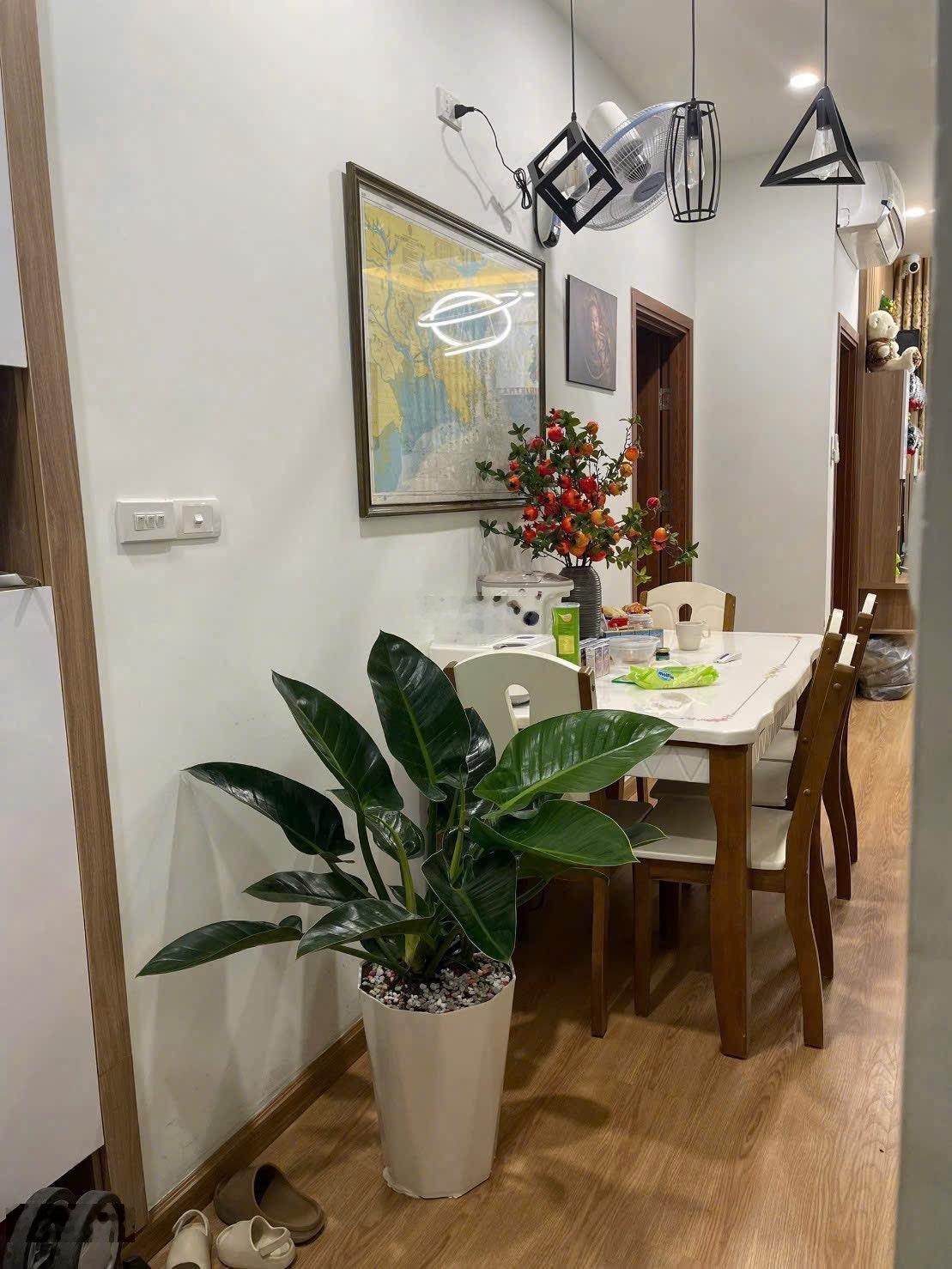 Bán căn hộ SSH09 KĐT Hà Quang 1, DT: 57,9m2, 2 PN, 2 WC, full nội thất, view biển, giá chỉ 2,5 tỷ