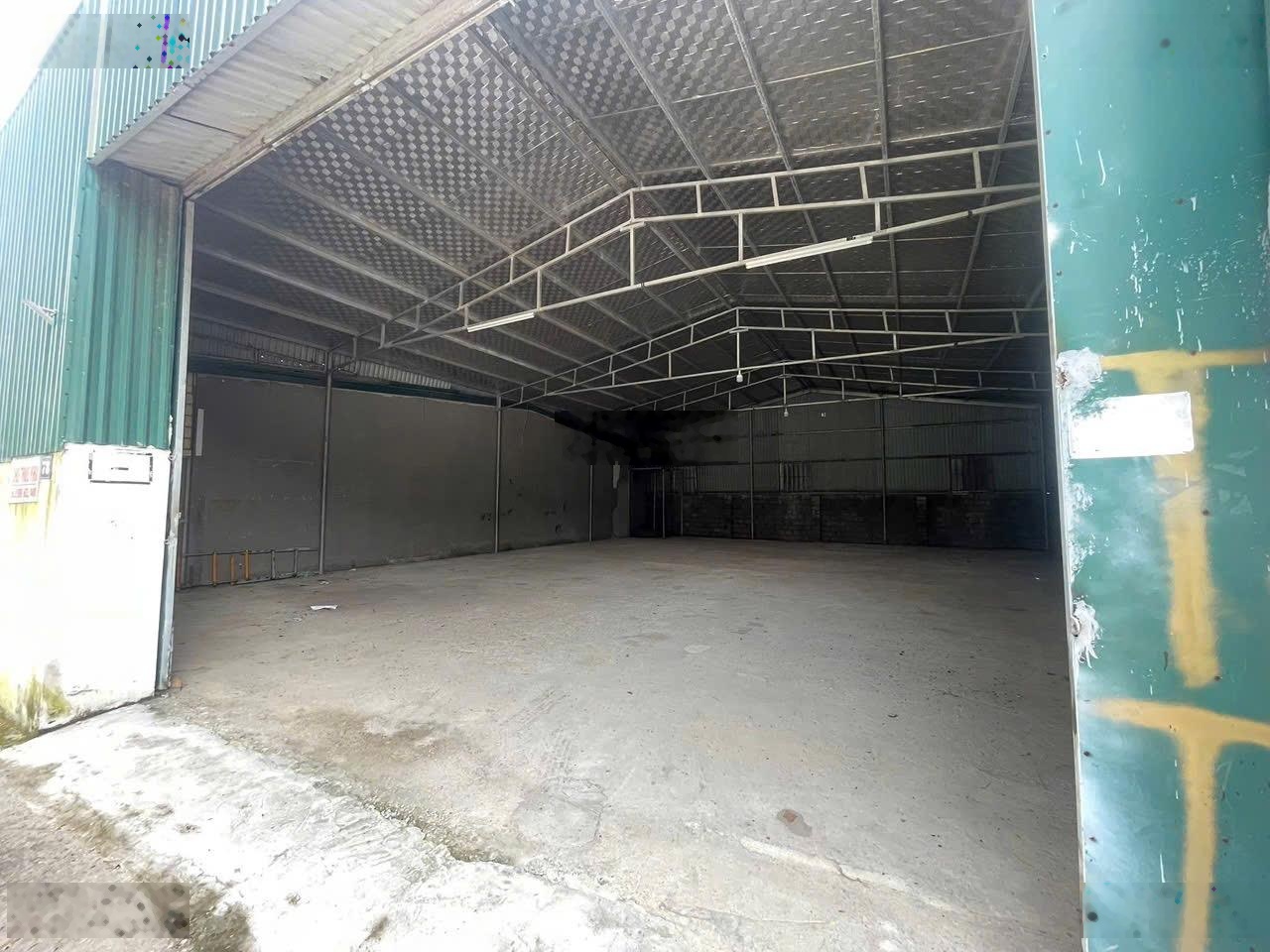 Cho Thuê Kho xưởng Văn Bình Thường Tín Hn- Cách Cao tốc Pháp Vân 200m, xe tải 3,5 tấn, điện 3 fa