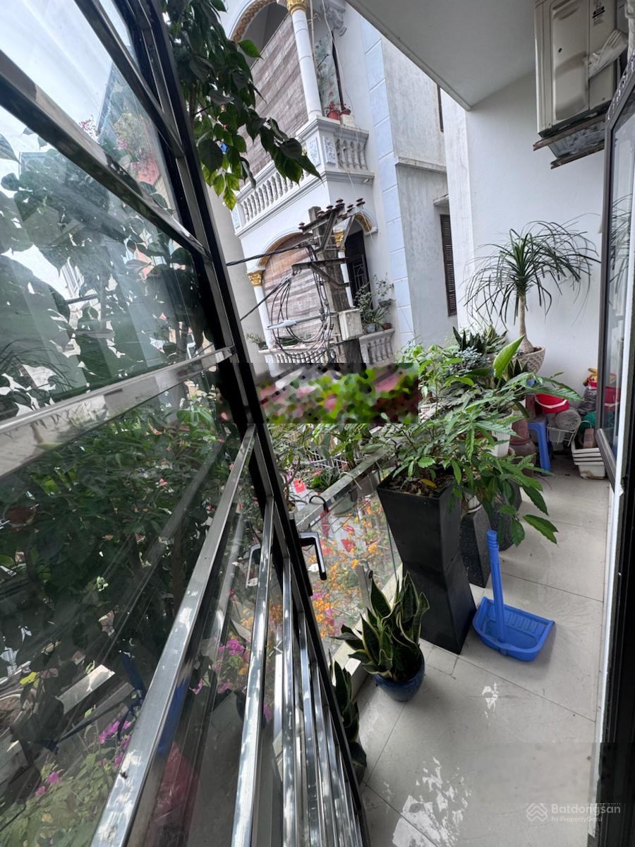 Rẻ nhất Hoàng Ngân, 50m* 4T *MT5m, chỉ hơn 10 tỷ, view hồ, 1 nhà ra ô tô.